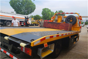 杏花岭区附近拖车电话号码服务